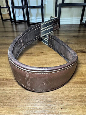 🐴 Anatomical Leather Girth. Size 50 🐴